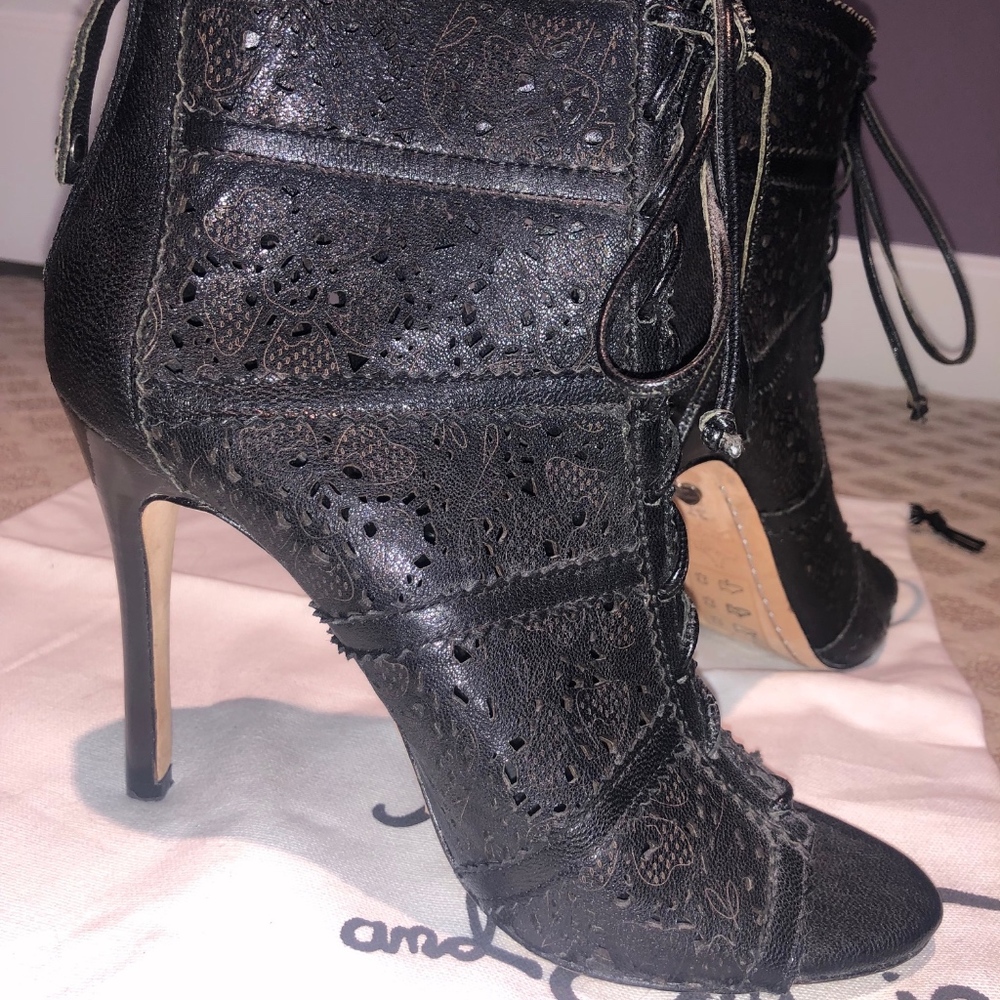 Brand new never worn Alice & Olivia Black Gale Boots/Booties - size 37